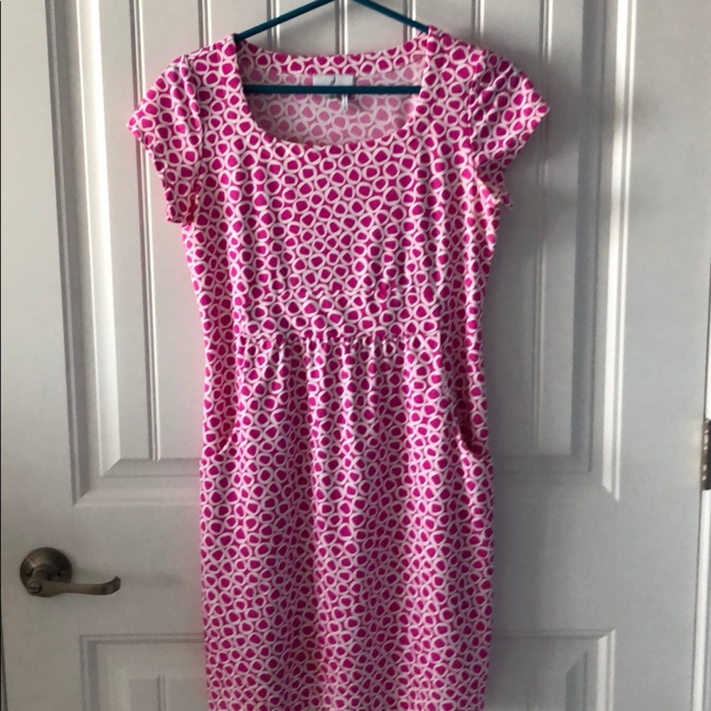 Short sleeve dress